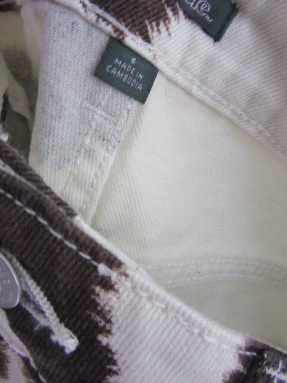 Wild Fable Denim Cow Print Cut Off Shorts Cream Brown Mid Rise Size 6 NWT - Picture 8 of 12